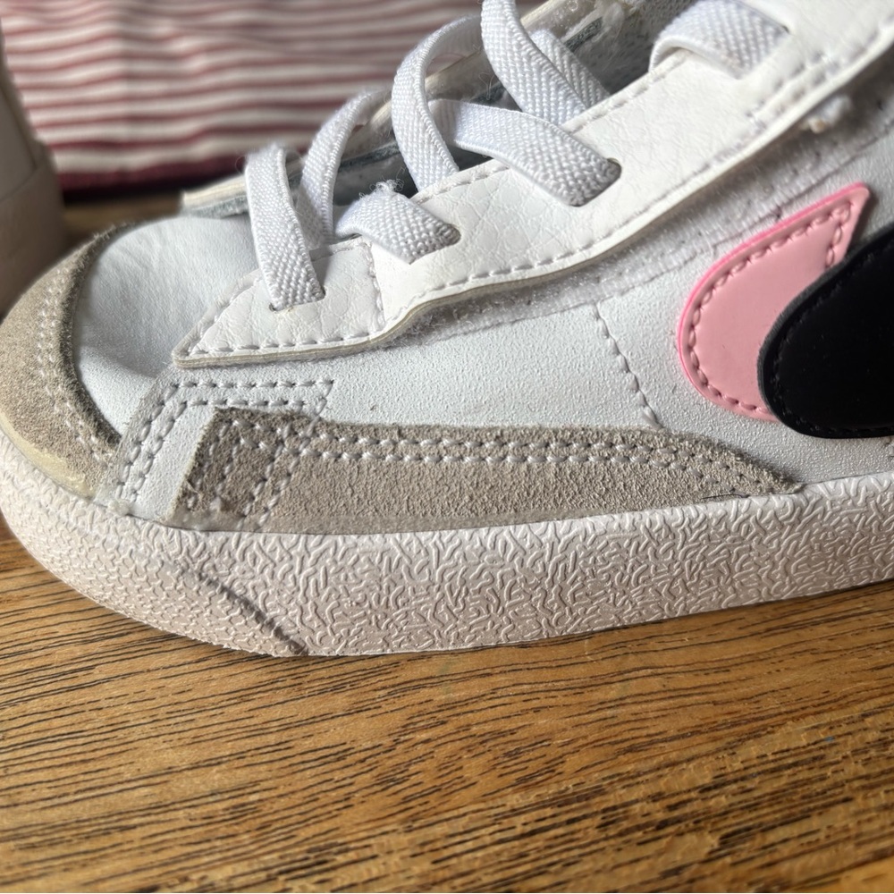 Kids Nike Blazer Mid '77 SE Double Swoosh White Arctic Punch Pink Shoes Size 8c - Picture 3 of 16